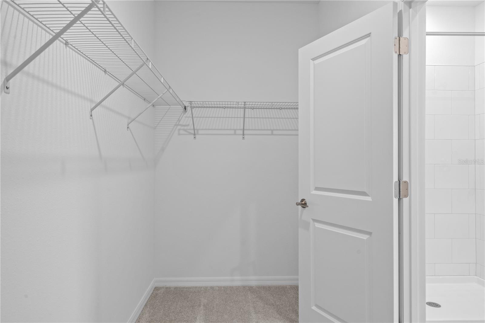 Image 29 of 35 For 18156 Pleasantview Boulevard