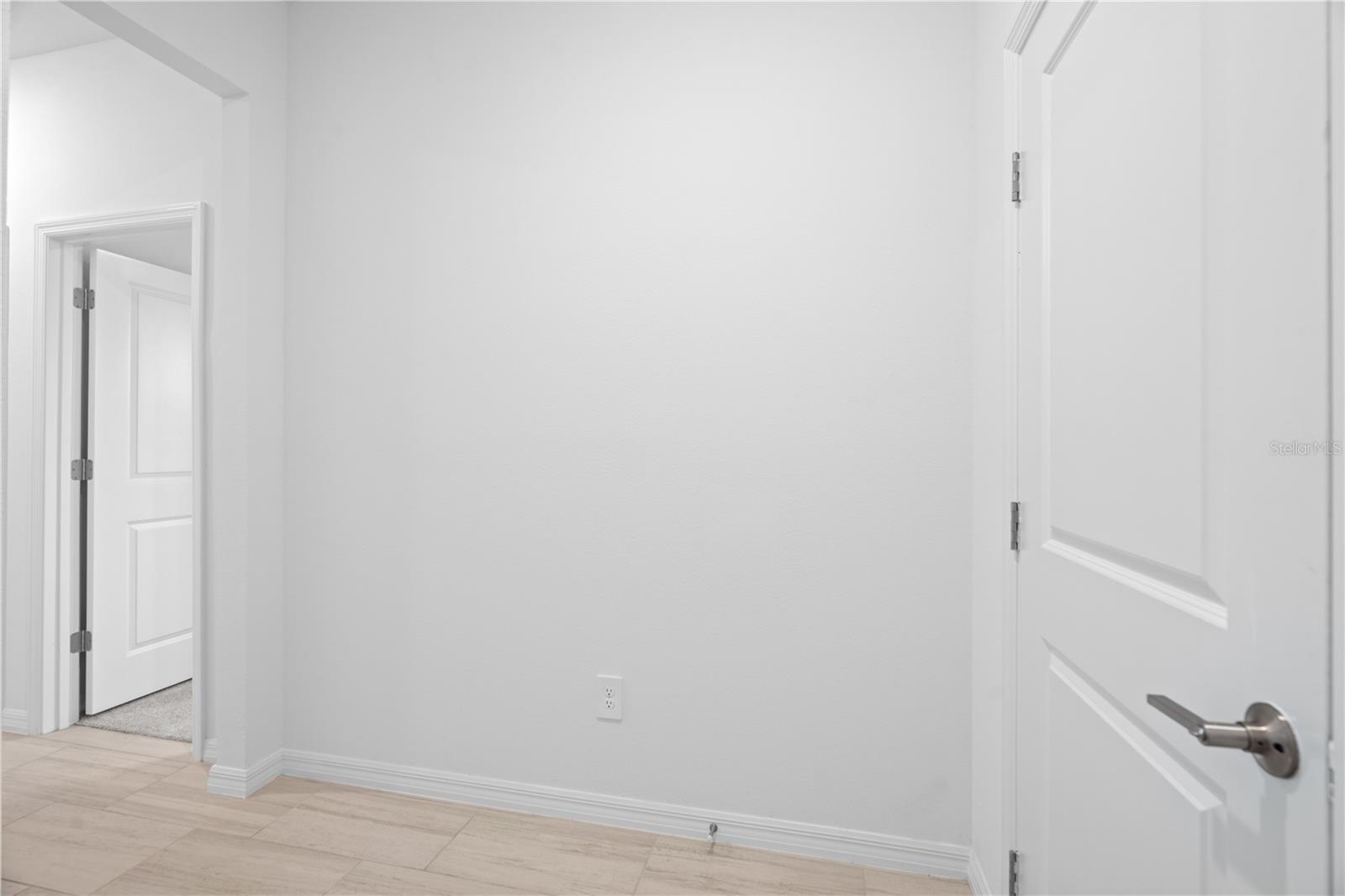 Image 6 of 35 For 18156 Pleasantview Boulevard