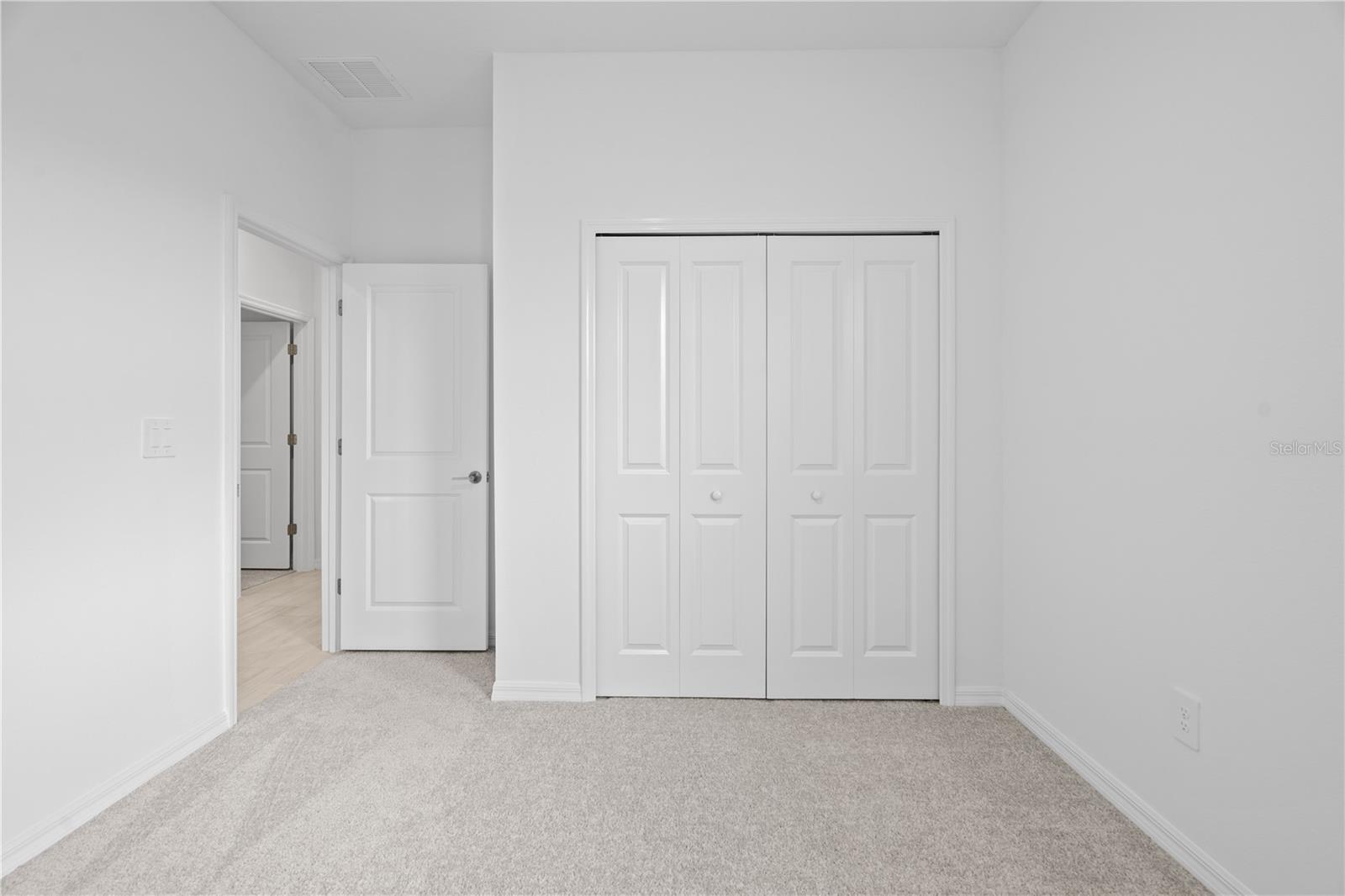 Image 9 of 35 For 18156 Pleasantview Boulevard