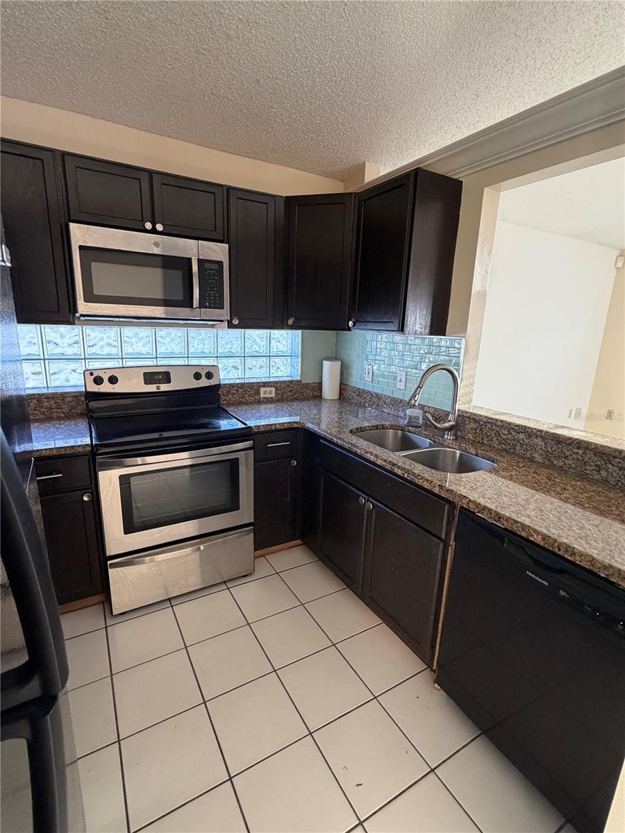 Image 19 of 23 For 9606 Chandon Drive