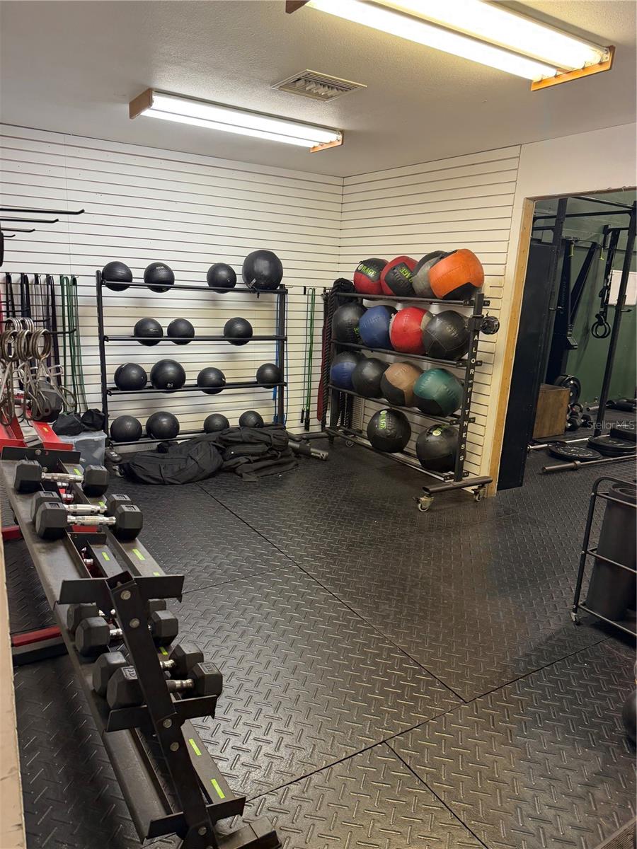 Image 3 of 8 For 705 Live Oak Street C