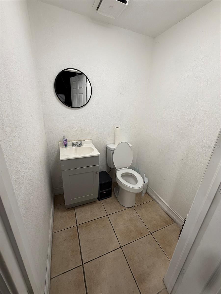 Image 6 of 8 For 705 Live Oak Street C