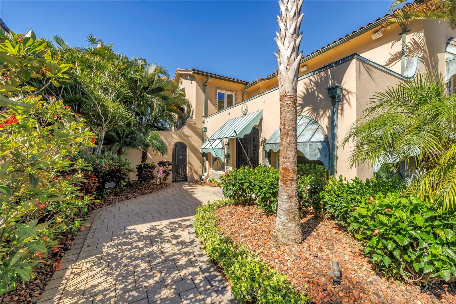 Image 5 of 66 For 2410 Coffee Pot Boulevard Ne