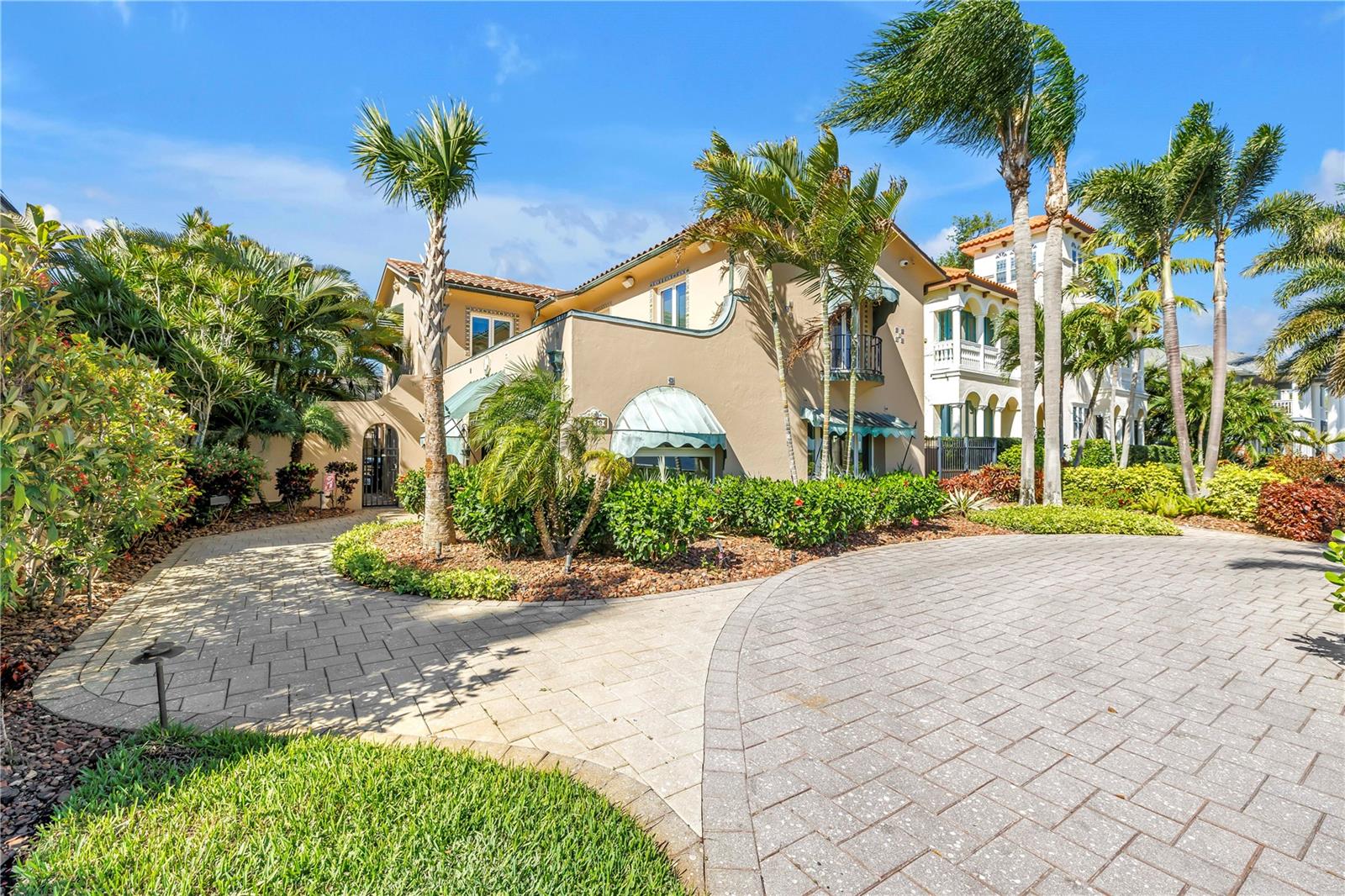 Image 6 of 66 For 2410 Coffee Pot Boulevard Ne