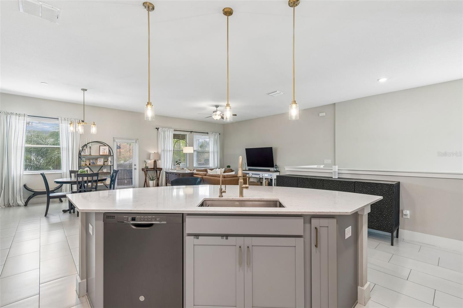 Image 12 of 68 For 7414 Kissimmee Street