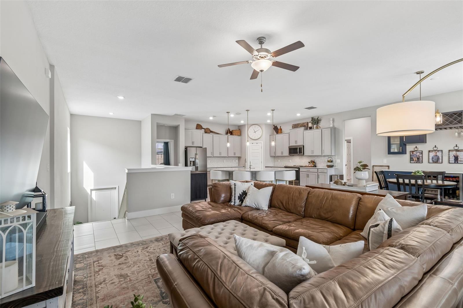 Image 18 of 68 For 7414 Kissimmee Street