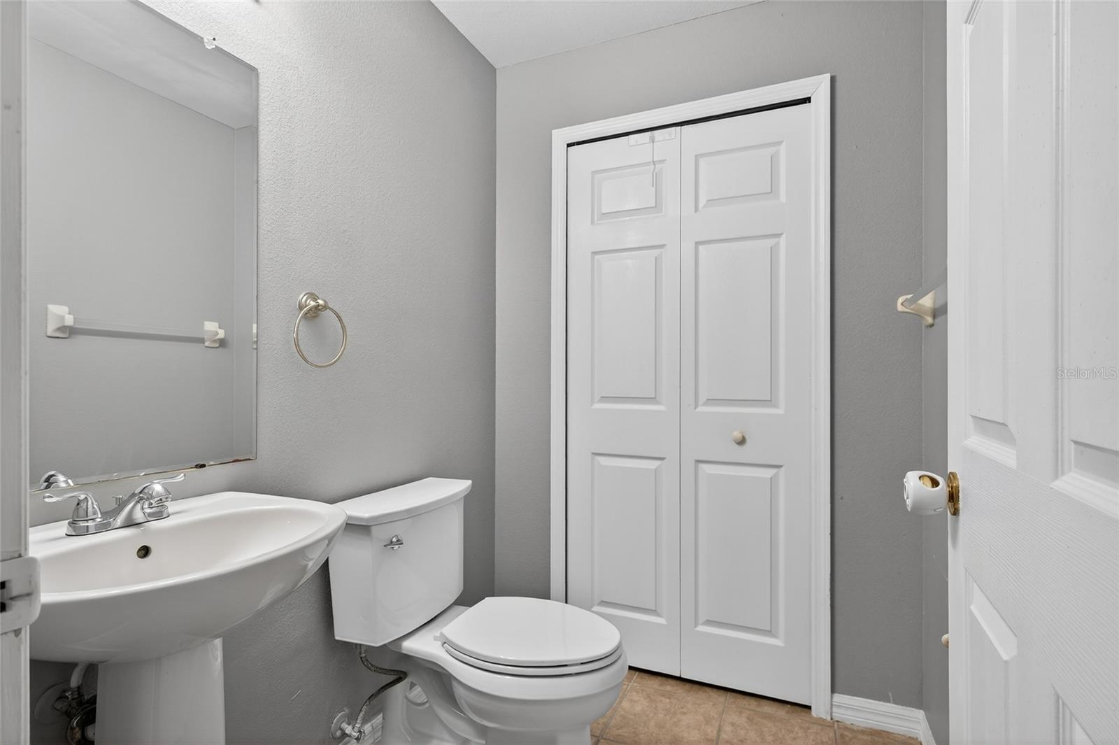 Image 11 of 33 For 4210 Harbor Lake Drive