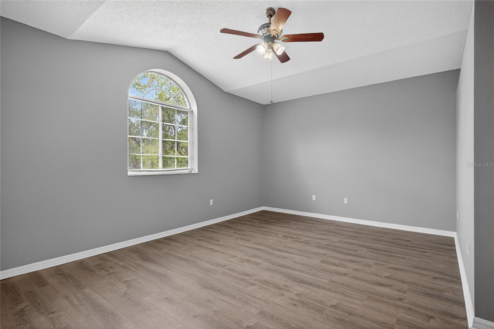 Image 15 of 33 For 4210 Harbor Lake Drive