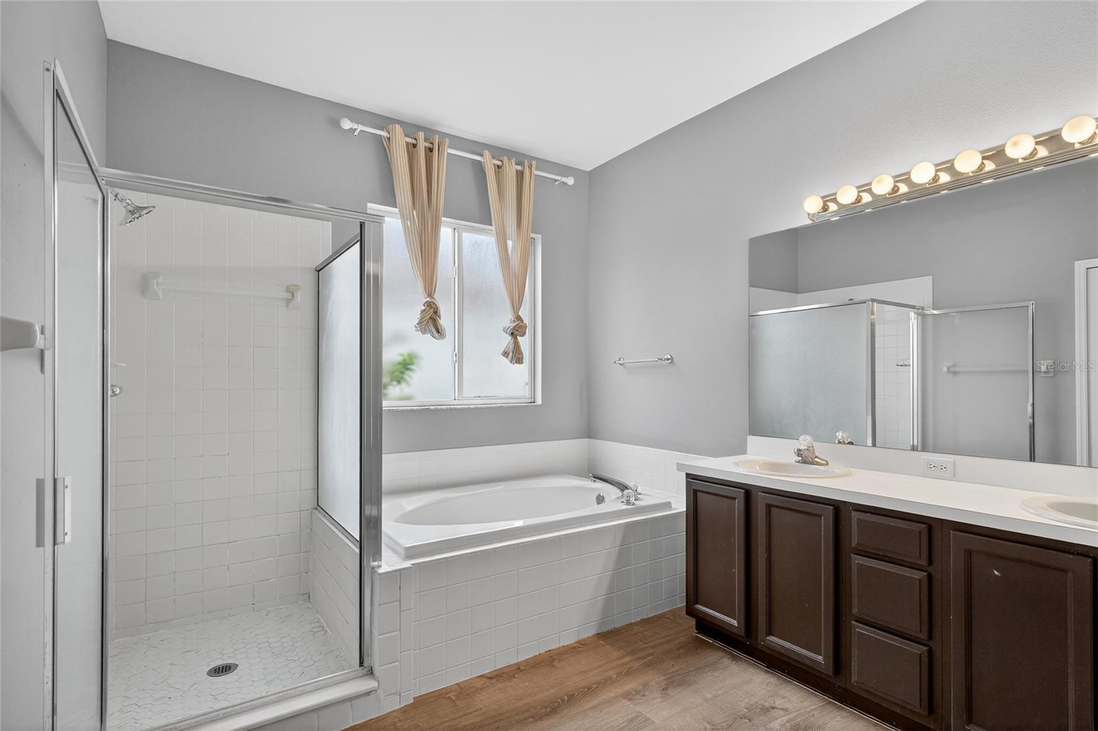 Image 17 of 33 For 4210 Harbor Lake Drive