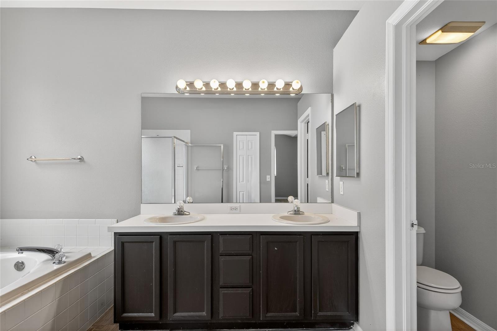 Image 18 of 33 For 4210 Harbor Lake Drive