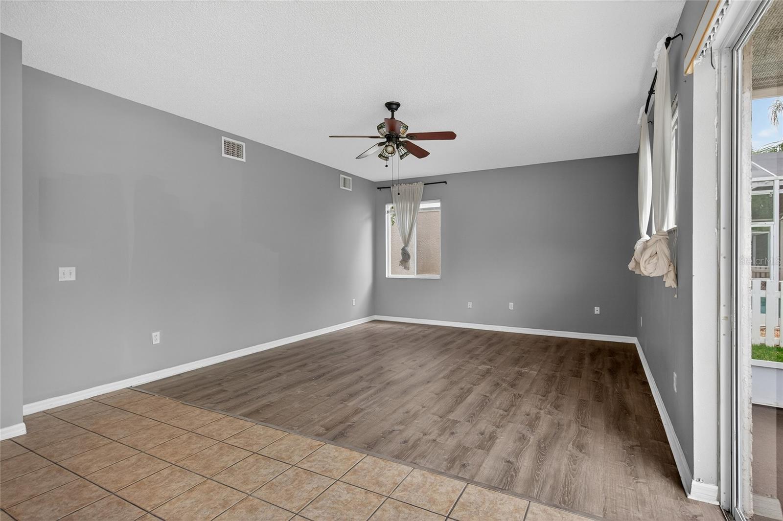 Image 25 of 33 For 4210 Harbor Lake Drive