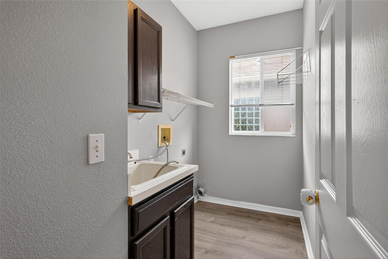 Image 27 of 33 For 4210 Harbor Lake Drive