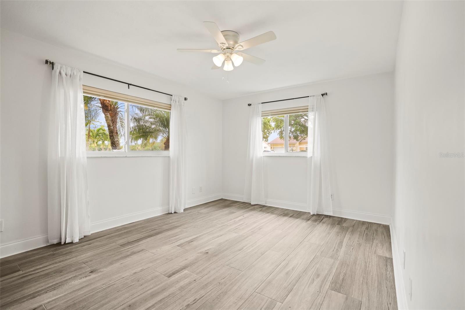 Image 14 of 42 For 7955 Bayshore Drive