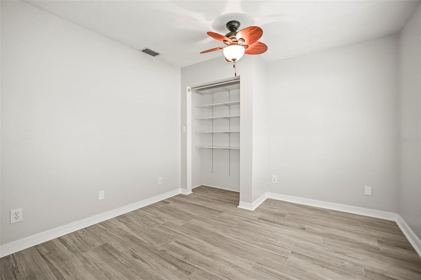 Image 19 of 42 For 7955 Bayshore Drive