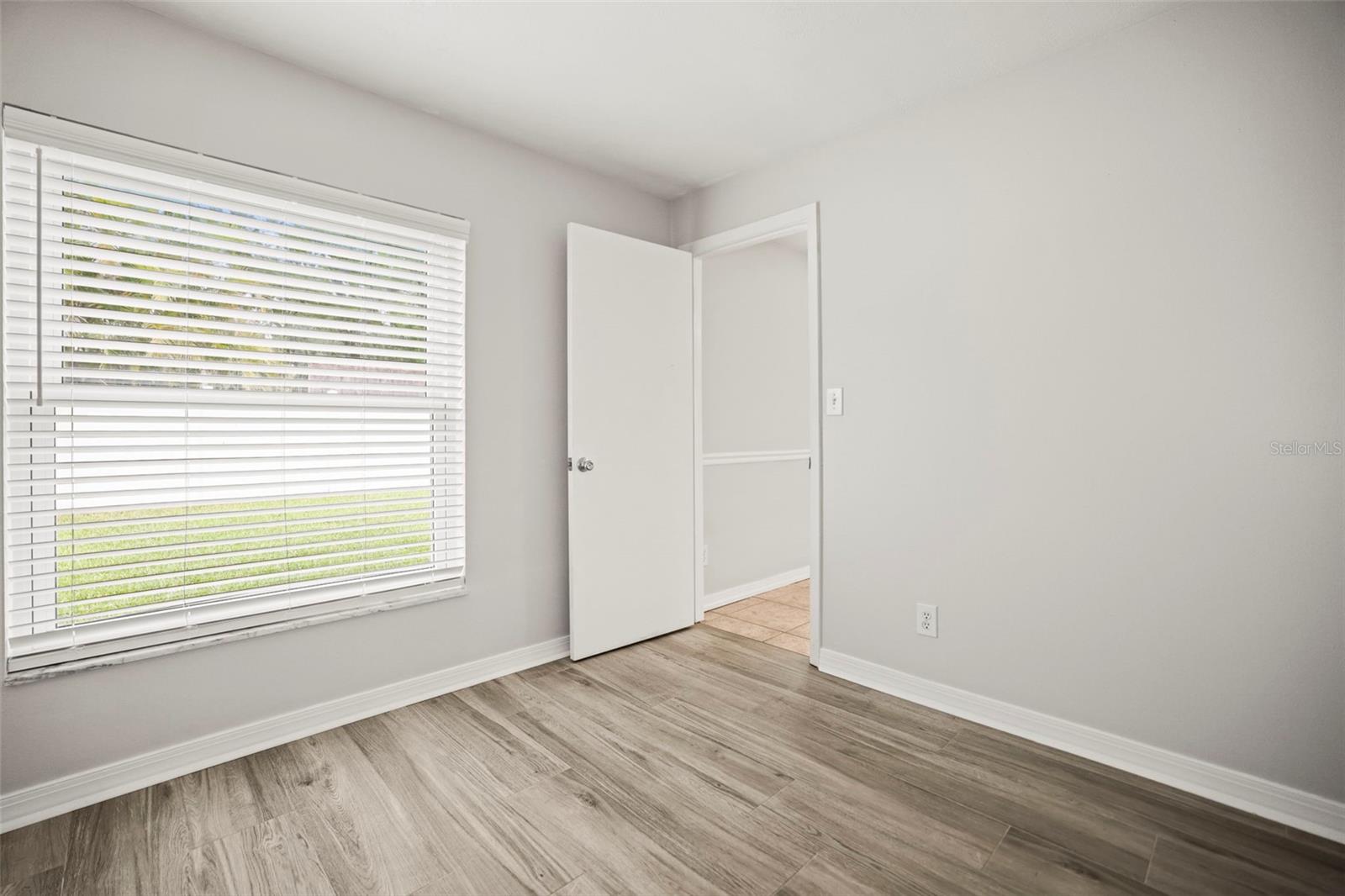 Image 20 of 42 For 7955 Bayshore Drive