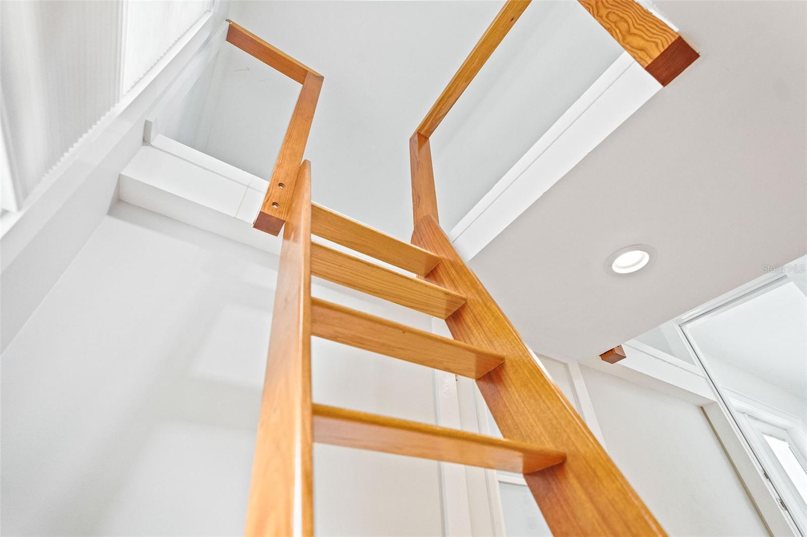 Image 27 of 27 For 205 Garden Circle N