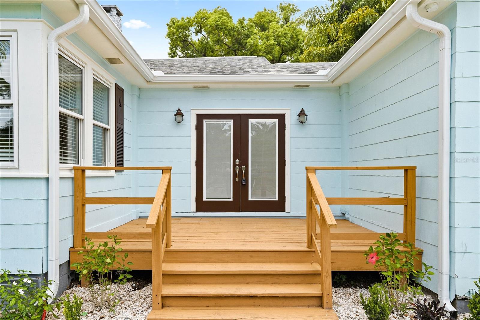 Image 3 of 27 For 205 Garden Circle N