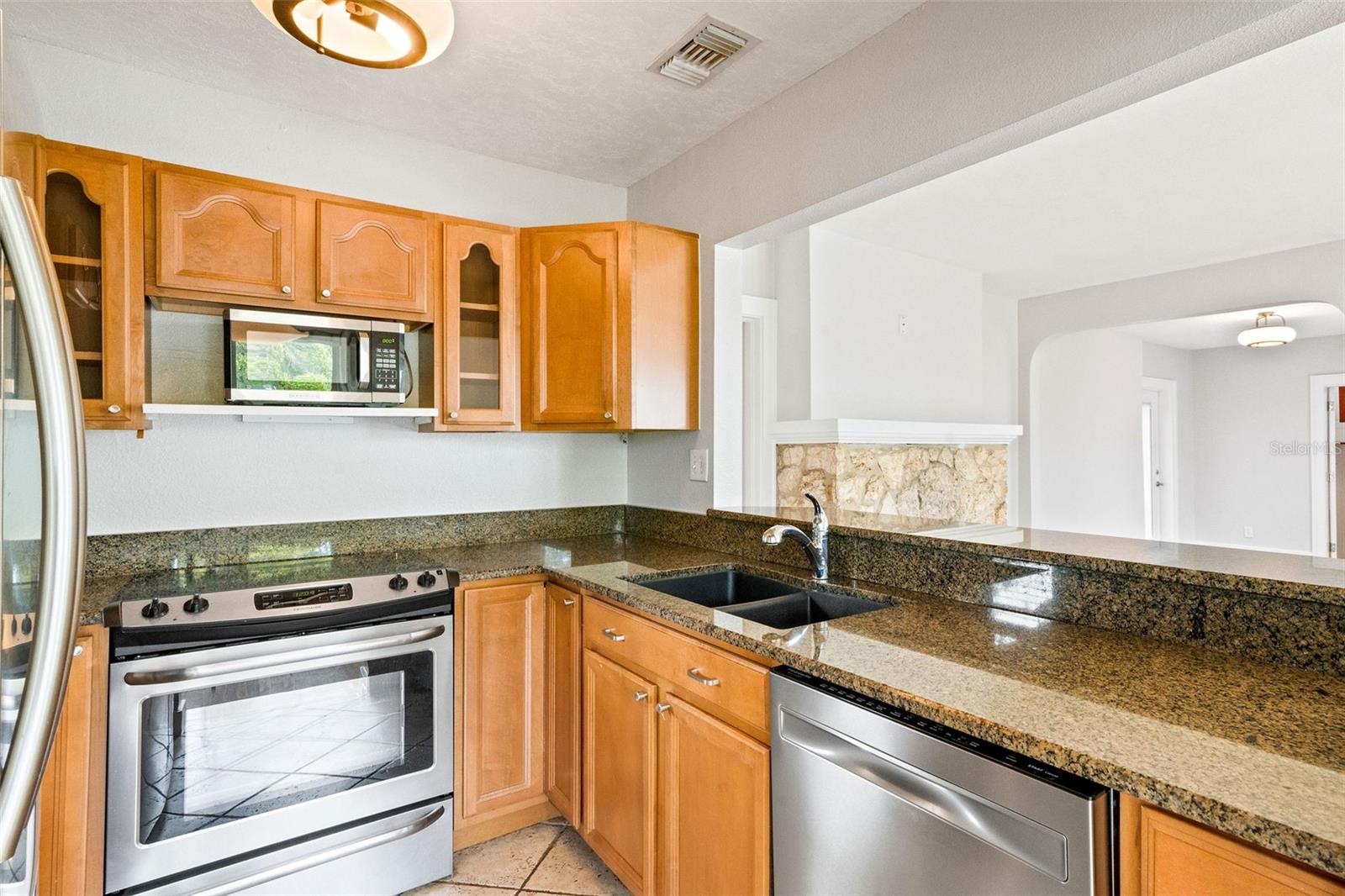 Image 9 of 27 For 205 Garden Circle N