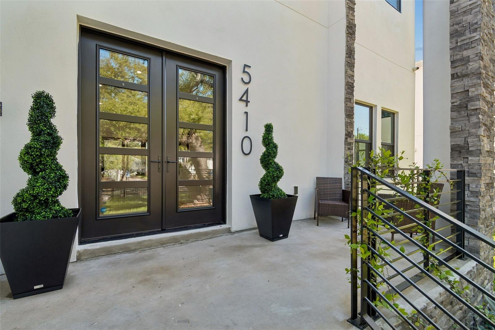 Image 11 of 58 For 5410 Bayshore Blvd