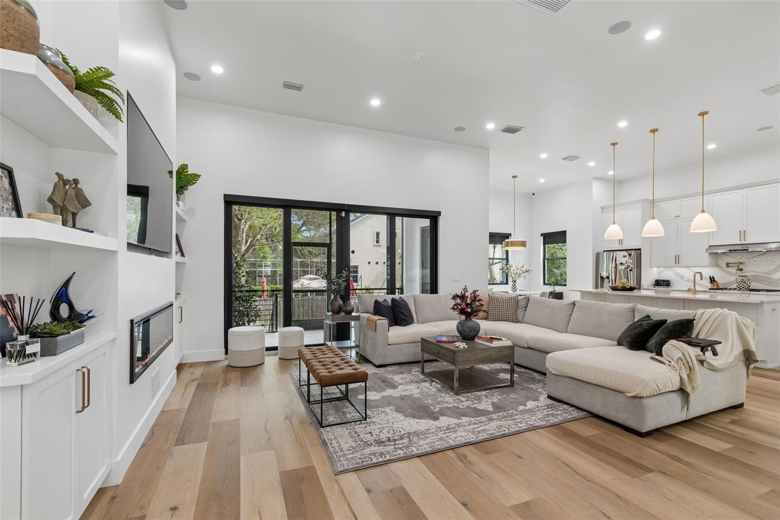 Image 18 of 58 For 5410 Bayshore Blvd