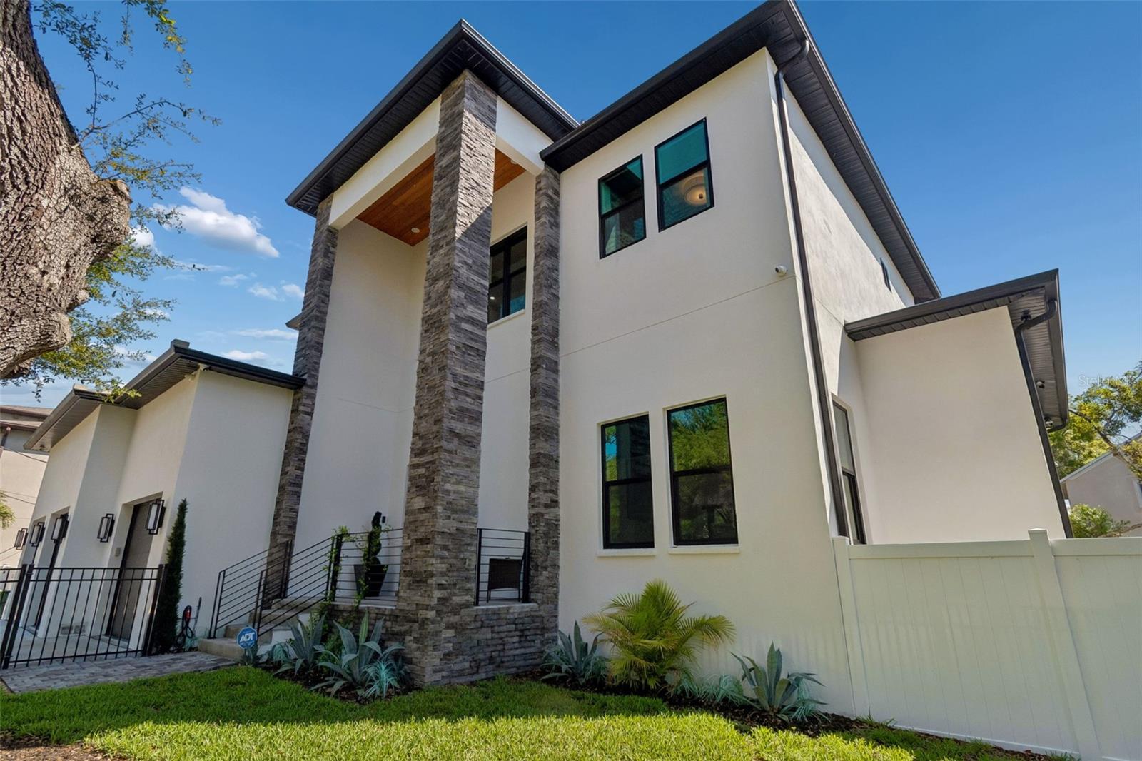 Image 2 of 58 For 5410 Bayshore Blvd