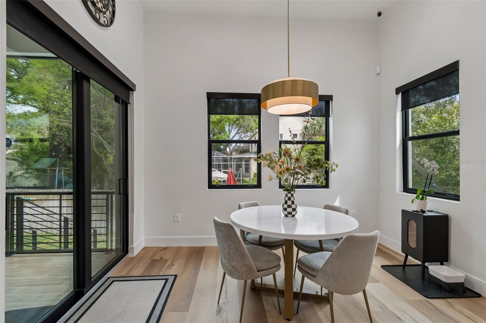 Image 22 of 58 For 5410 Bayshore Blvd