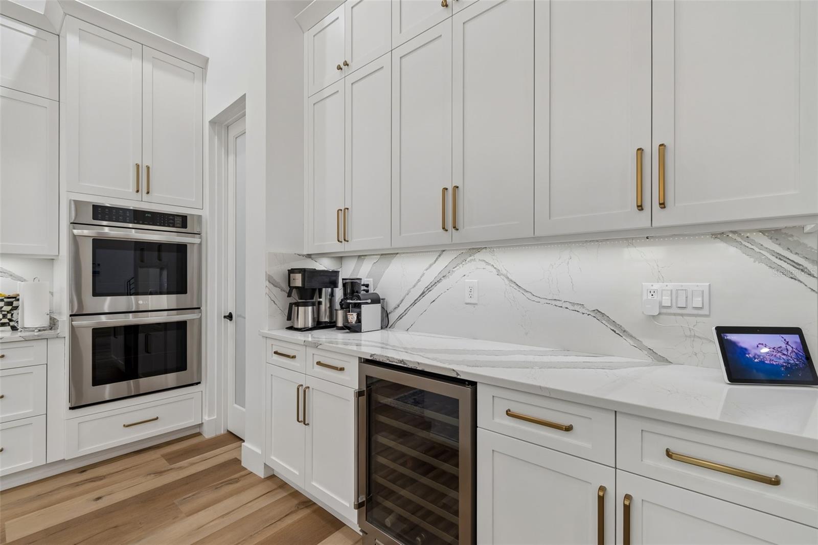 Image 24 of 58 For 5410 Bayshore Blvd