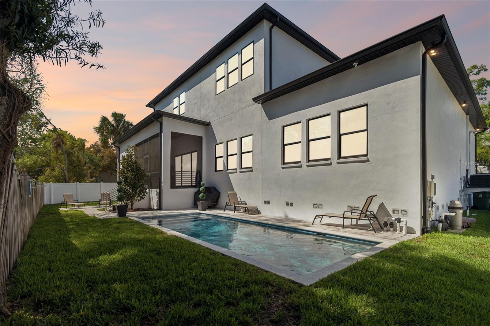 Image 4 of 58 For 5410 Bayshore Blvd