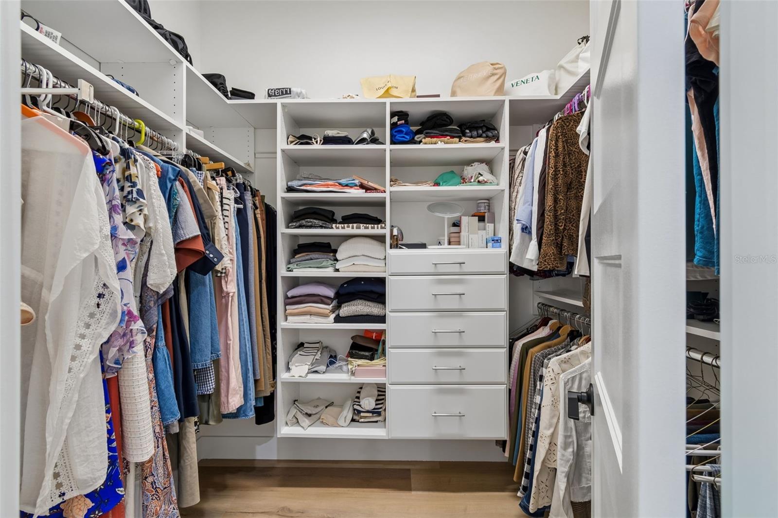 Image 44 of 58 For 5410 Bayshore Blvd