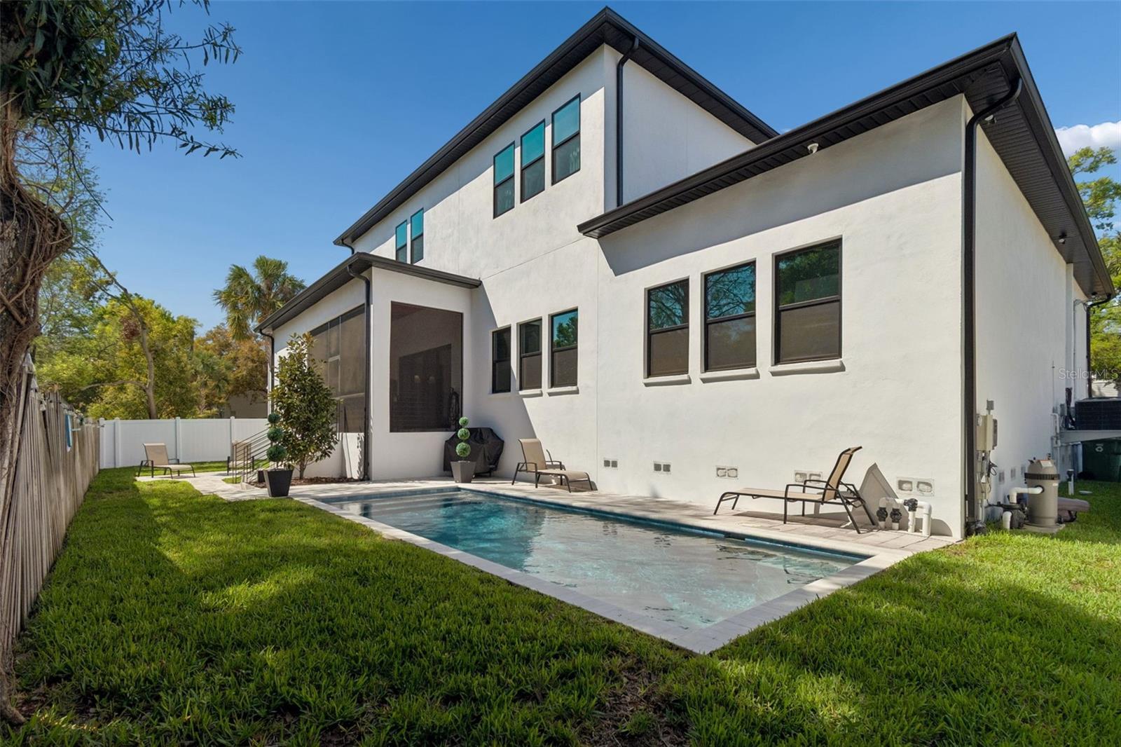 Image 6 of 58 For 5410 Bayshore Blvd