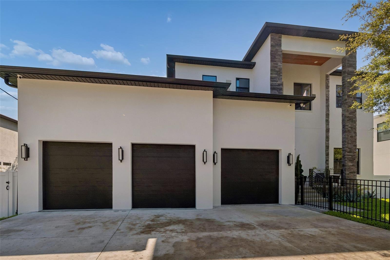 Image 8 of 58 For 5410 Bayshore Blvd