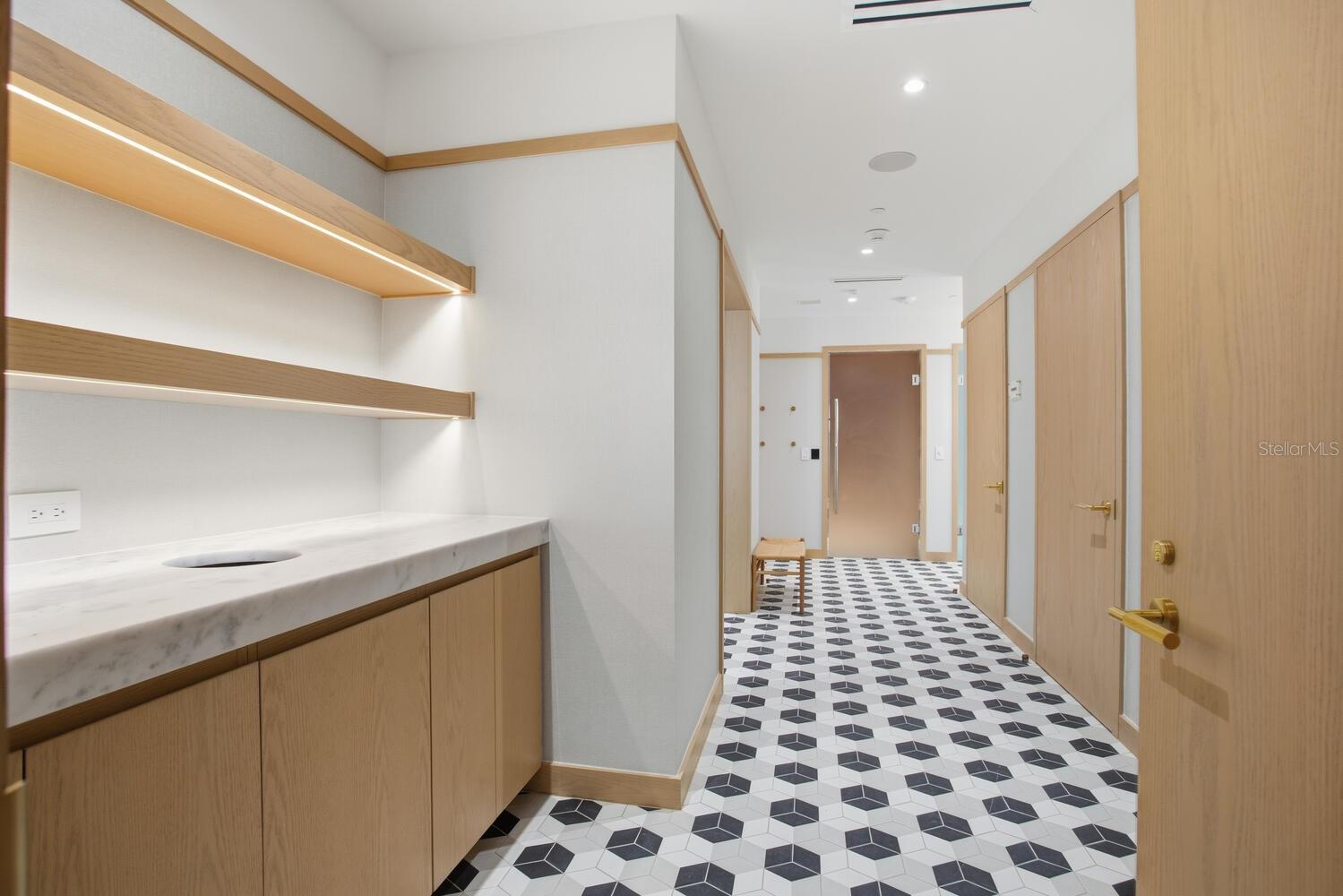 Image 25 of 91 For 3015 Ysabella Avenue 1202