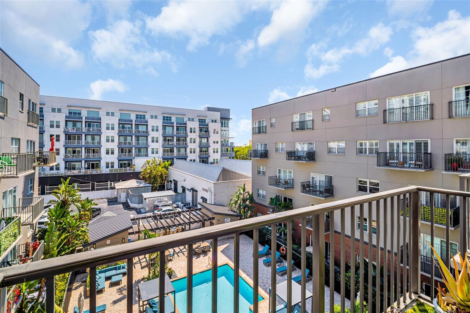 Image 11 of 49 For 1010 Central Avenue 417