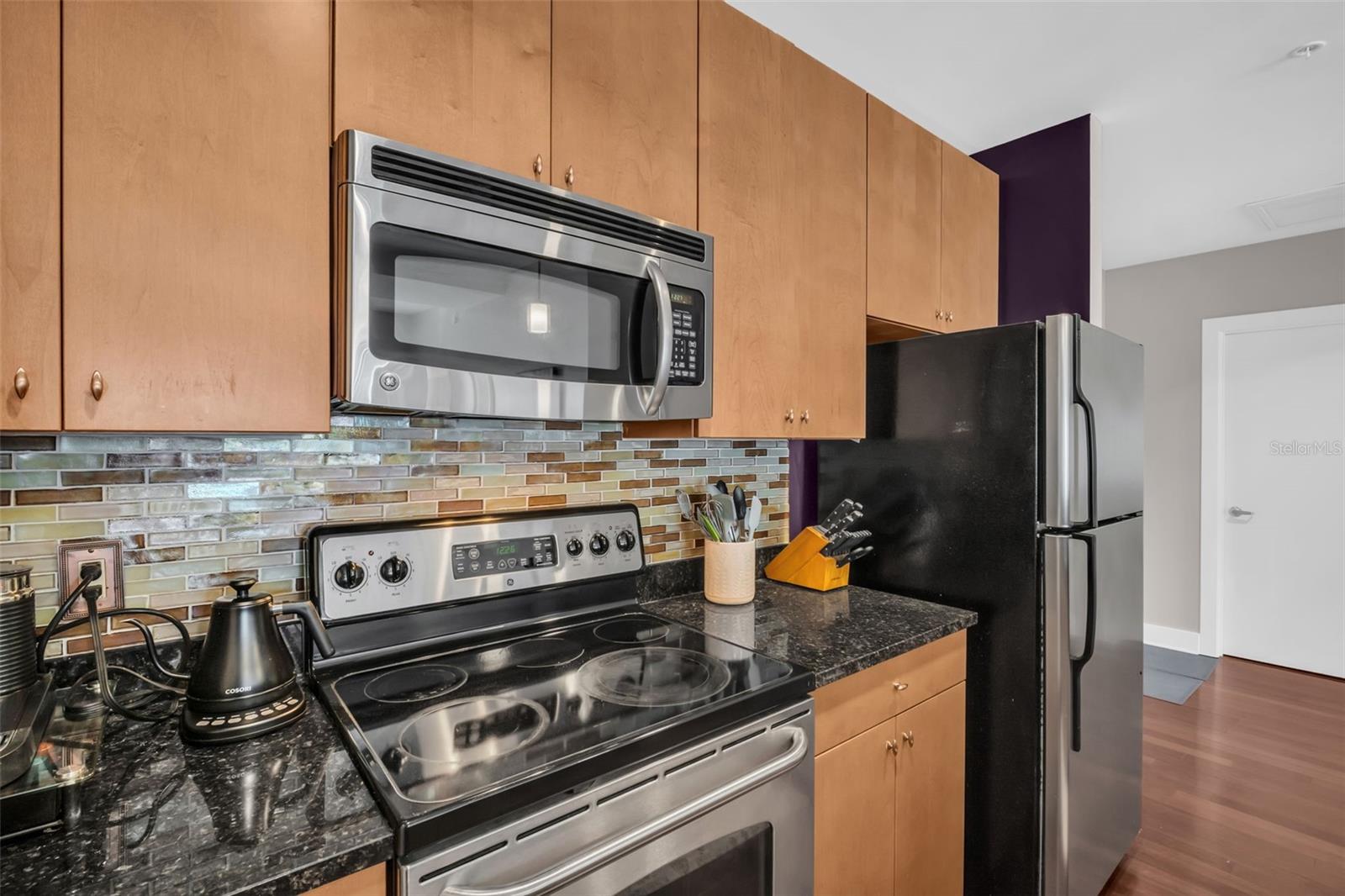 Image 13 of 49 For 1010 Central Avenue 417