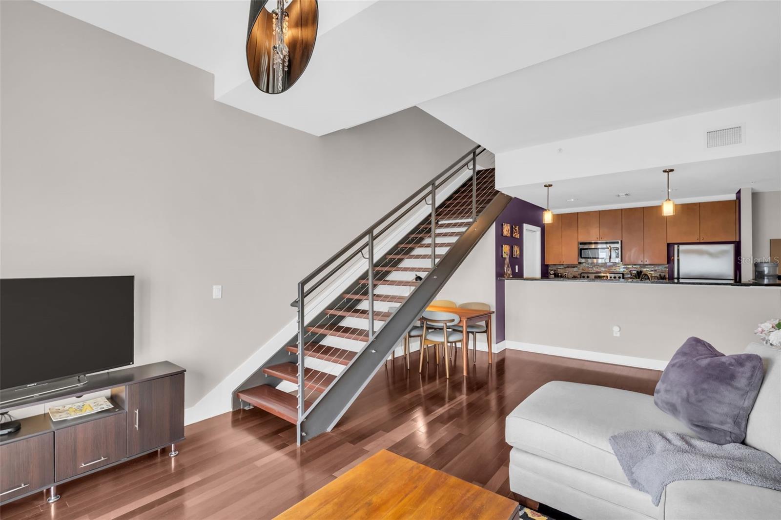 Image 15 of 49 For 1010 Central Avenue 417