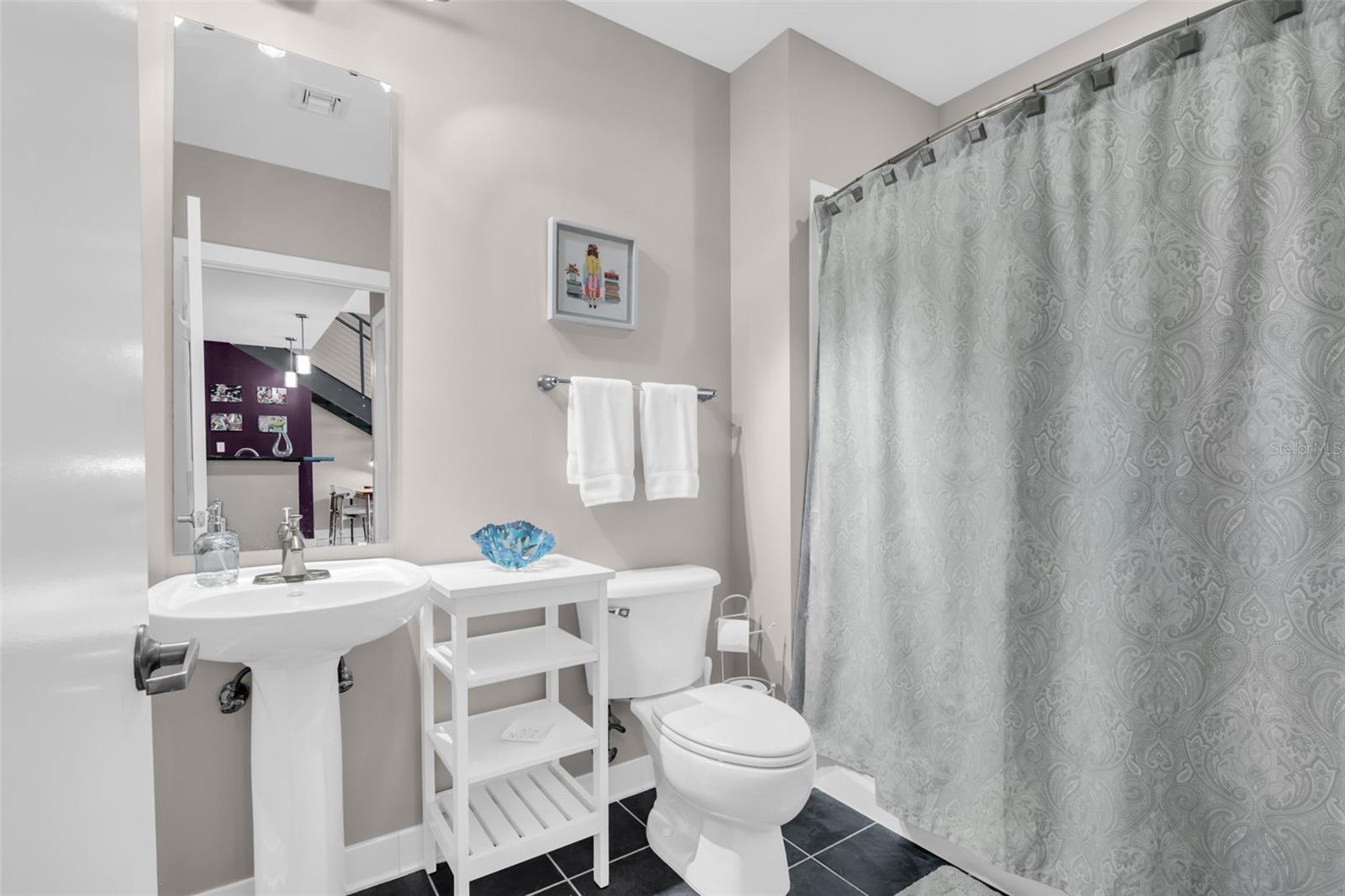 Image 19 of 49 For 1010 Central Avenue 417