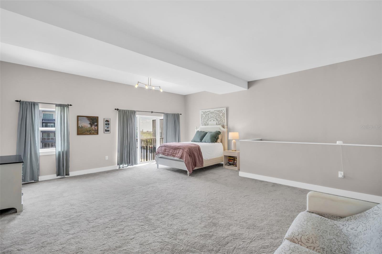 Image 23 of 49 For 1010 Central Avenue 417