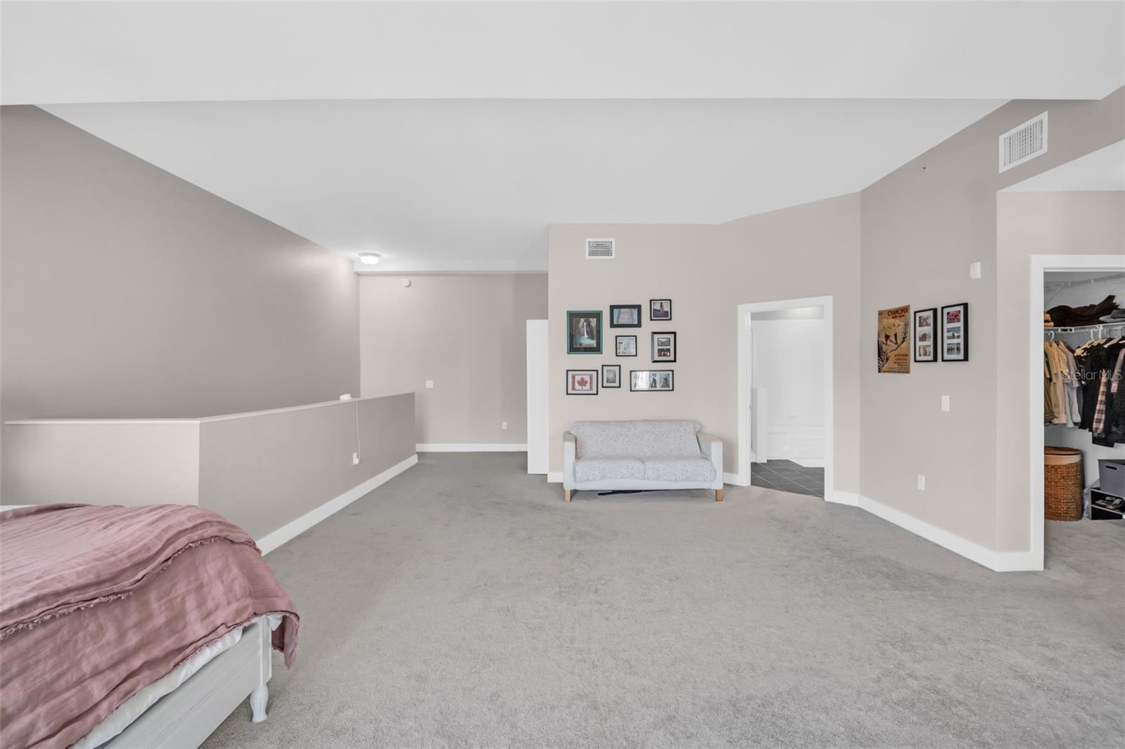 Image 27 of 49 For 1010 Central Avenue 417