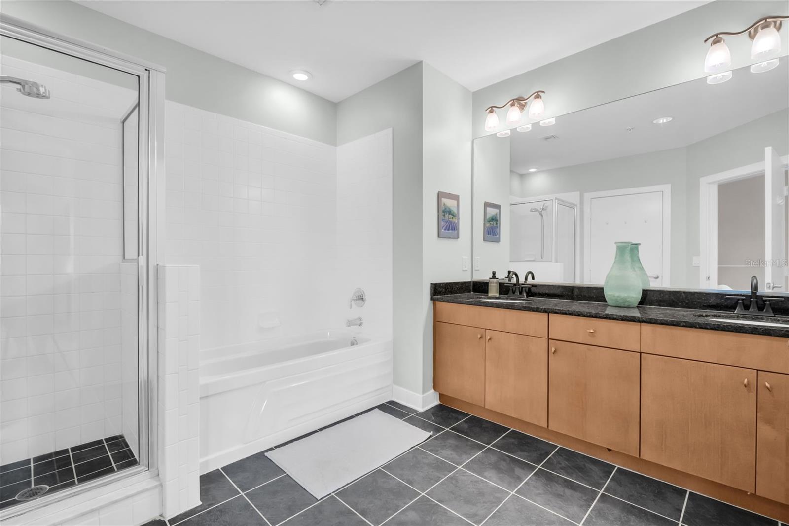 Image 28 of 49 For 1010 Central Avenue 417