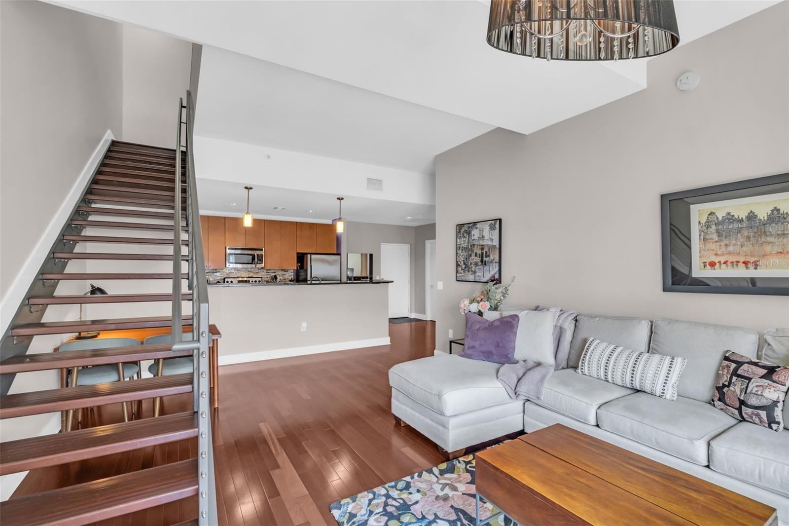 Image 9 of 49 For 1010 Central Avenue 417