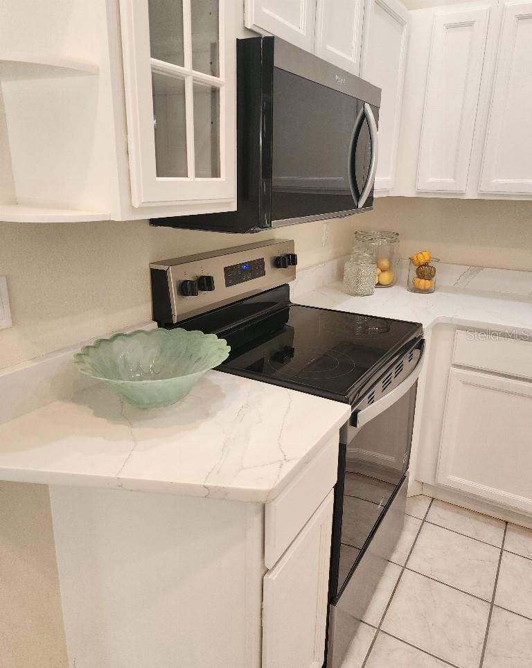 Image 14 of 39 For 5206 Woodlawn Circle E