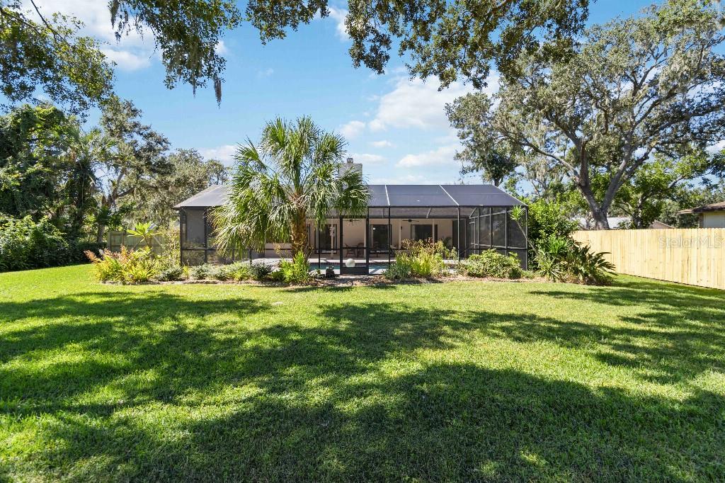 Image 33 of 39 For 5206 Woodlawn Circle E