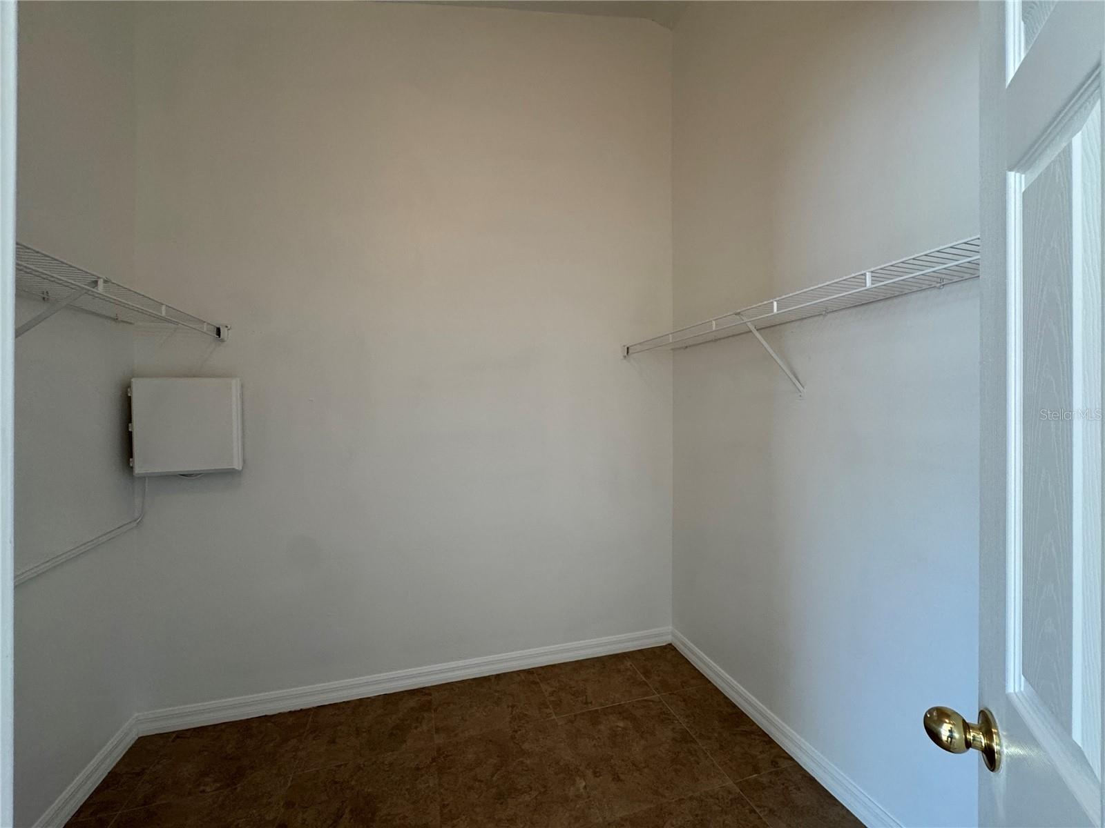 Image 22 of 31 For 1561 Blue Magnolia Road