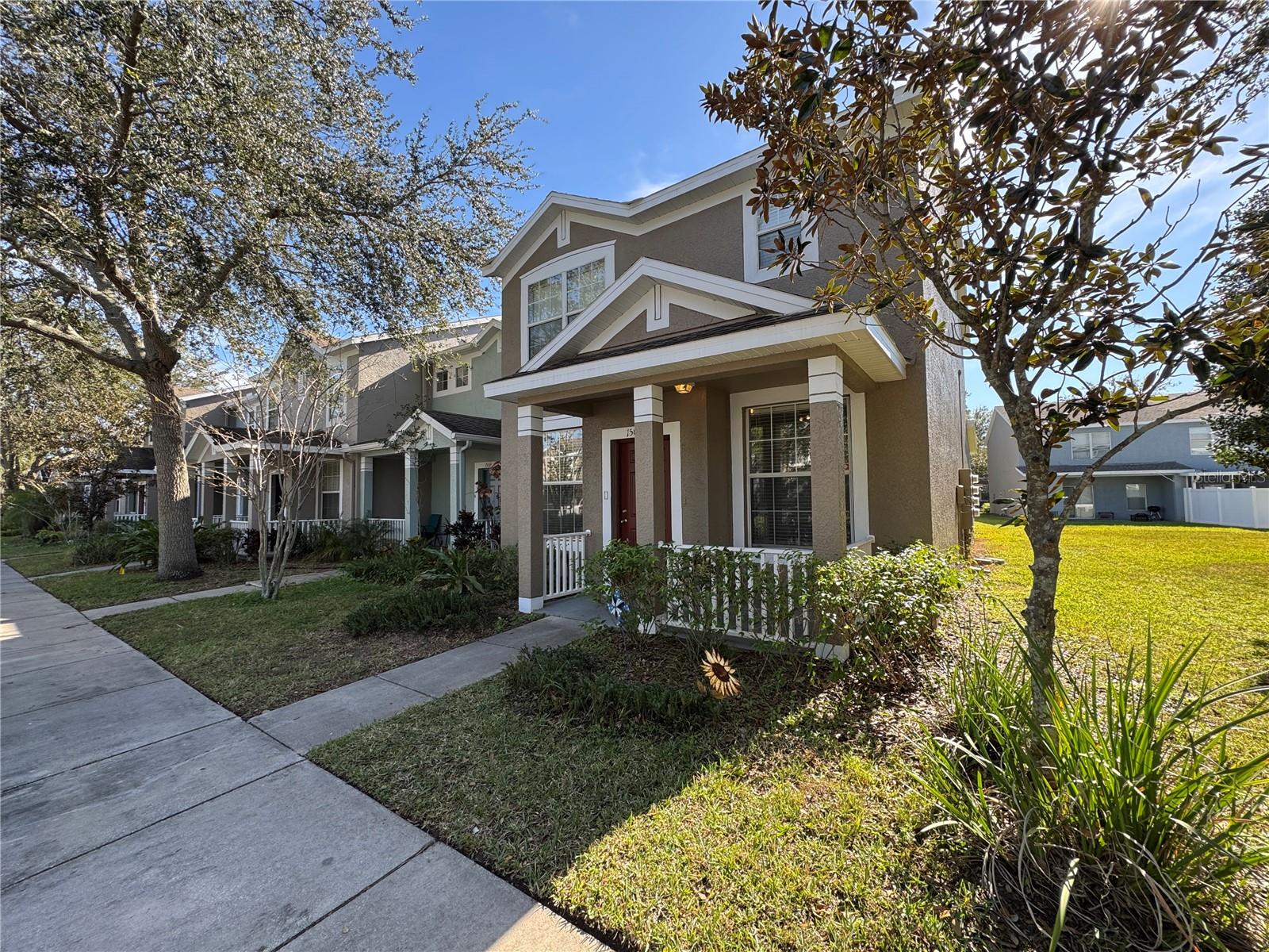 Image 4 of 31 For 1561 Blue Magnolia Road