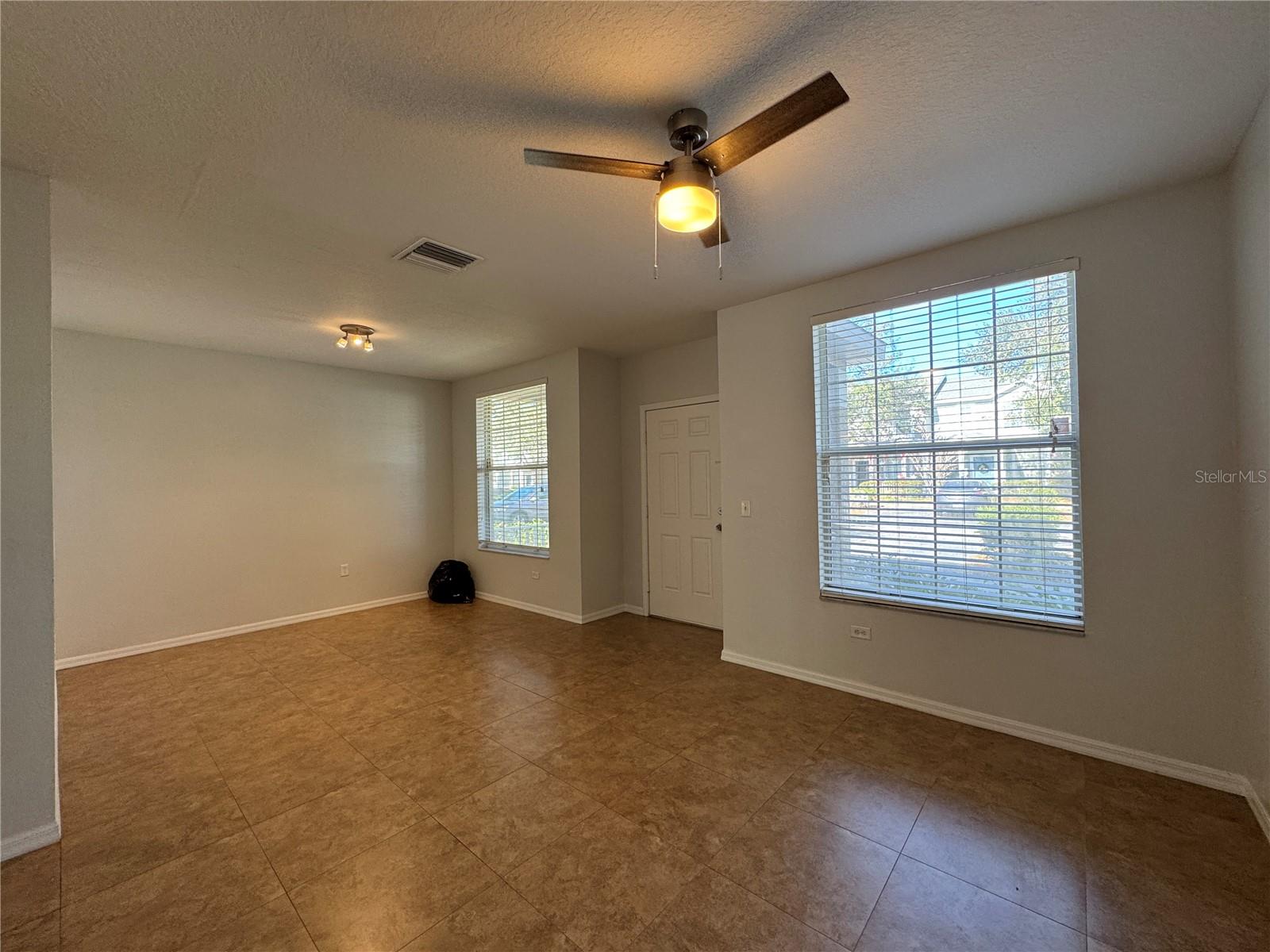 Image 7 of 31 For 1561 Blue Magnolia Road