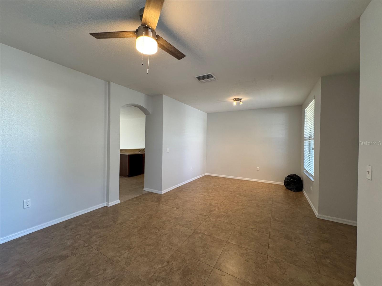 Image 8 of 31 For 1561 Blue Magnolia Road