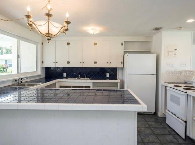 Image 3 of 7 For 205 Palm Drive