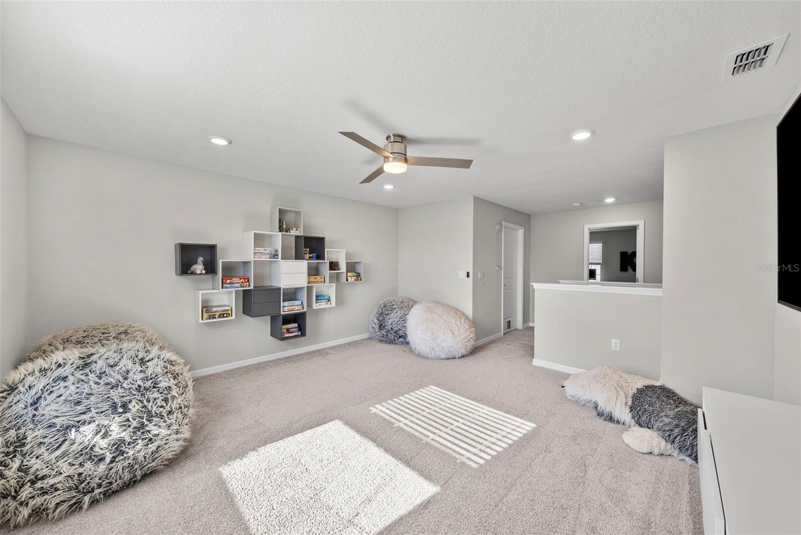 Image 13 of 30 For 19261 Mossy Pine Drive