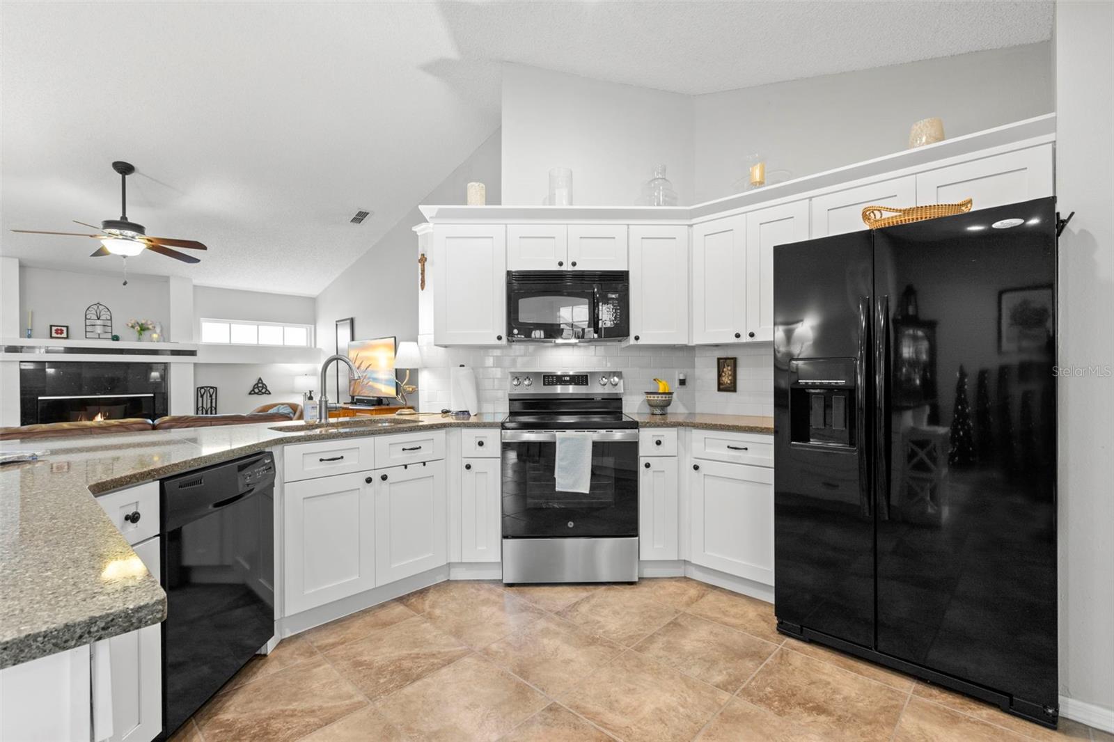 Image 13 of 48 For 4766 Stoneview Circle