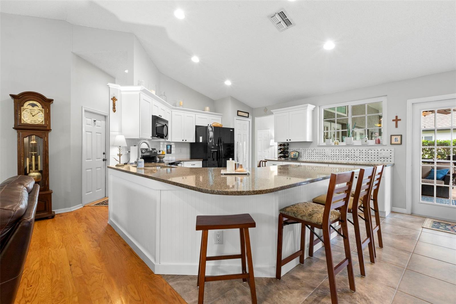 Image 16 of 48 For 4766 Stoneview Circle